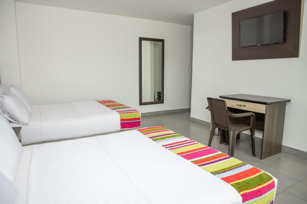 Hotel Anamela Mani Екстер'єр фото